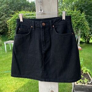 Black denim skirt - size 6 - 100% cotton